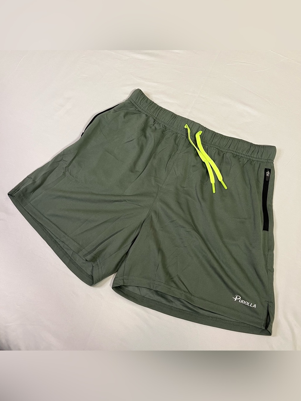 Pudolla Men’s Running Shorts Size L Green Zip Pockets Drawstring Athletic NWT